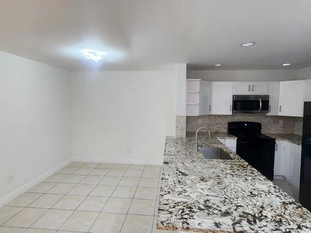 5 of 22 - 6013 10th Avenue N #208, Greenacres, FL