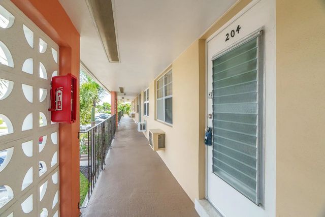 3 of 28 - 2106 Ne 56th Court #204, Fort Lauderdale, FL