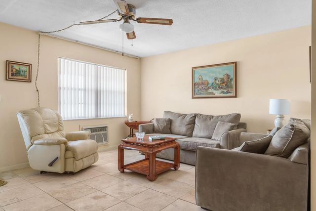 4 of 28 - 2106 Ne 56th Court #204, Fort Lauderdale, FL