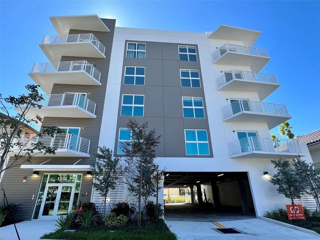1938 Jackson Street #305, Hollywood