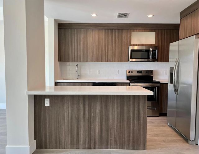 4 of 16 - 1938 Jackson Street #305, Hollywood, FL