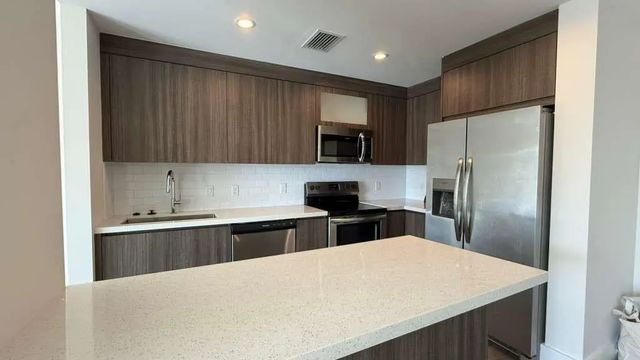 5 of 16 - 1938 Jackson Street #305, Hollywood, FL