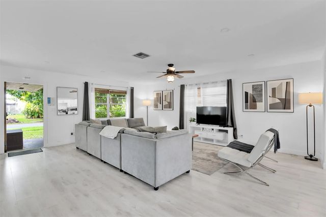 3 of 15 - 214 Se 6th Street, Dania Beach, FL