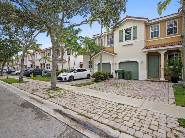2 of 35 - 2104 Ne 3rd Court, Homestead, FL