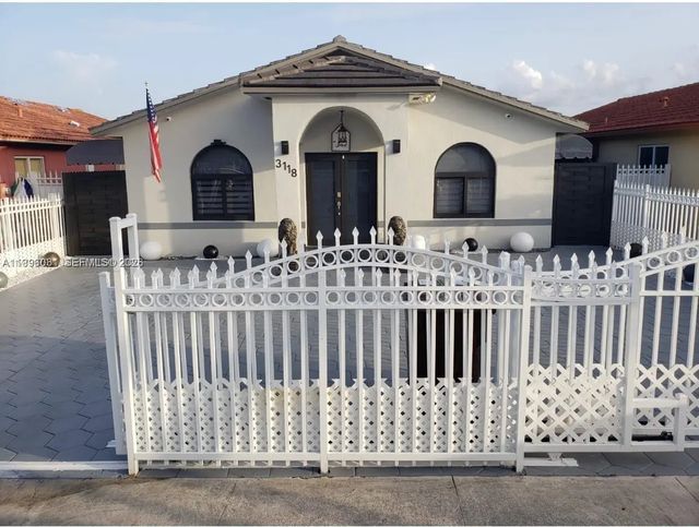 3 of 28 - 3118 W 71st Place, Hialeah, FL