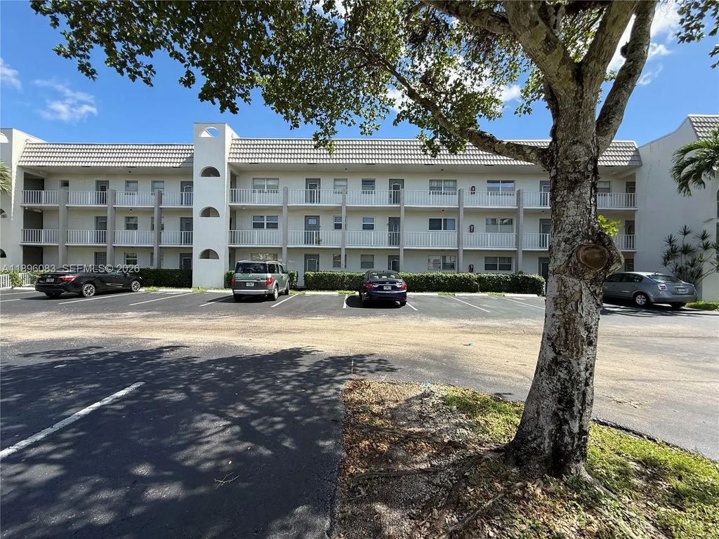 8450 Sunrise Lakes Boulevard #111, Sunrise