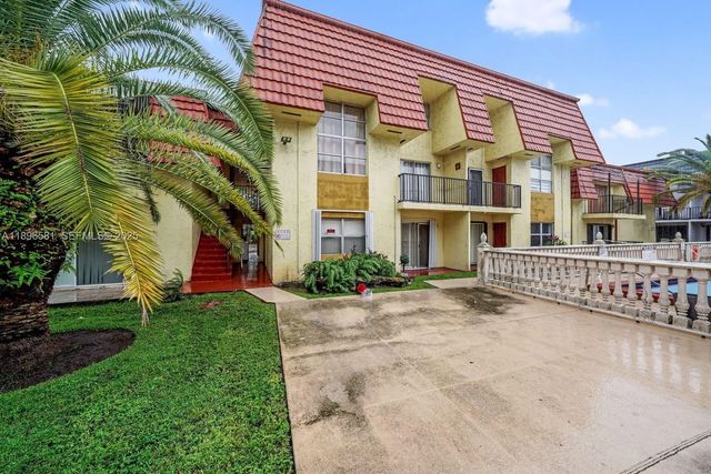 8005 W Six Avenue #b, Hialeah