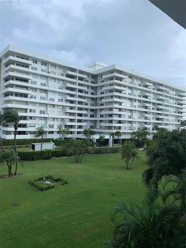177 Ocean Lane Drive #208, Key Biscayne