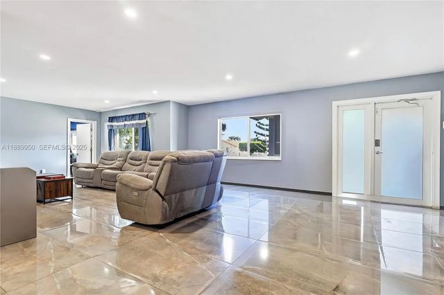 3 of 34 - 9795 Nw 27th Terrace, Doral, FL