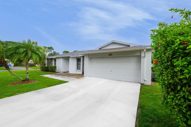 2 of 22 - 2490 4th Place, Vero Beach, FL