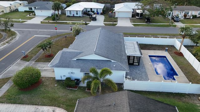 5 of 22 - 2490 4th Place, Vero Beach, FL