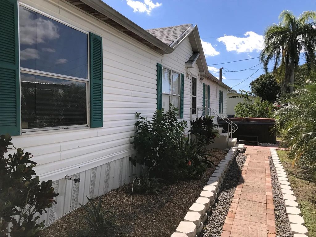 1192 Chobee Street, Okeechobee