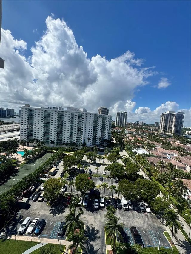 2 of 17 - 19370 Collins Avenue #1520, Sunny Isles Beach, FL