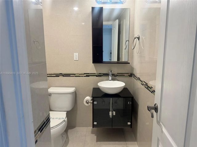 4 of 17 - 19370 Collins Avenue #1520, Sunny Isles Beach, FL