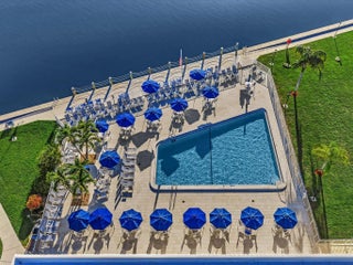 Photo of Listing #R11132718