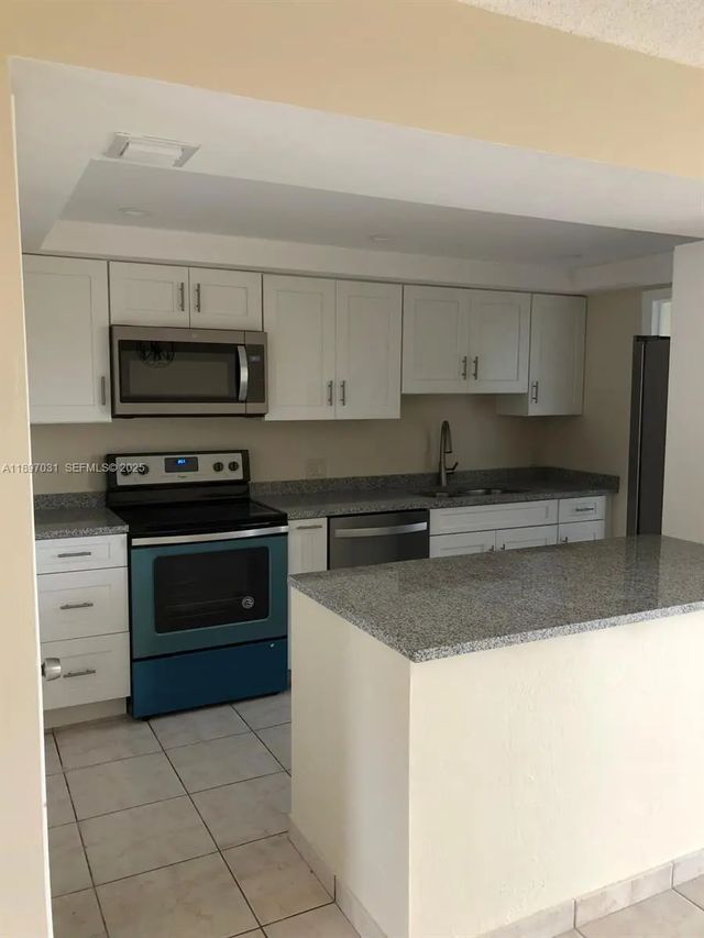 4 of 7 - 8401 Sw 107th Avenue #313e, Miami, FL
