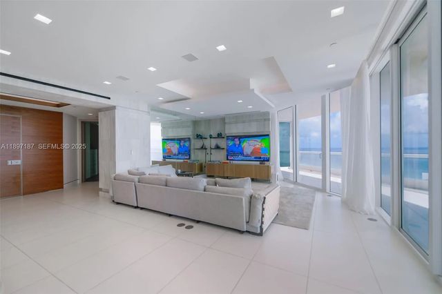 4 of 34 - 16047 Collins Avenue #3204, Sunny Isles Beach, FL