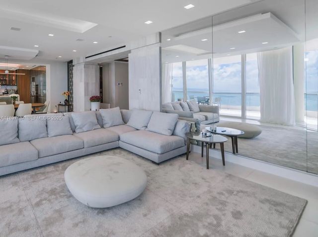 5 of 34 - 16047 Collins Avenue #3204, Sunny Isles Beach, FL
