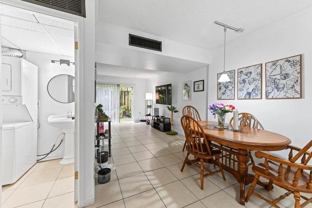 4 of 25 - 803 W Oakland Park Boulevard #a7, Oakland Park, FL