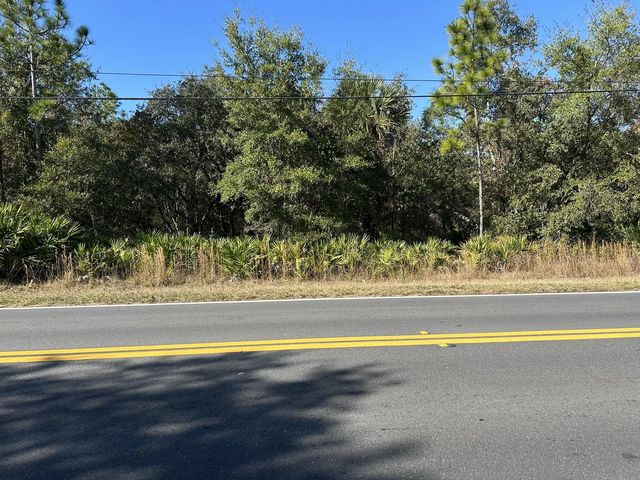 4 of 8 - 632 N Dunkenfield Avenue, Crystal River, FL