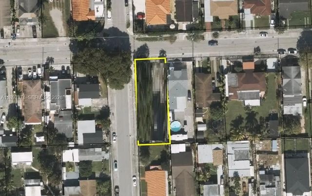 2052 Nw 27th Street, Miami