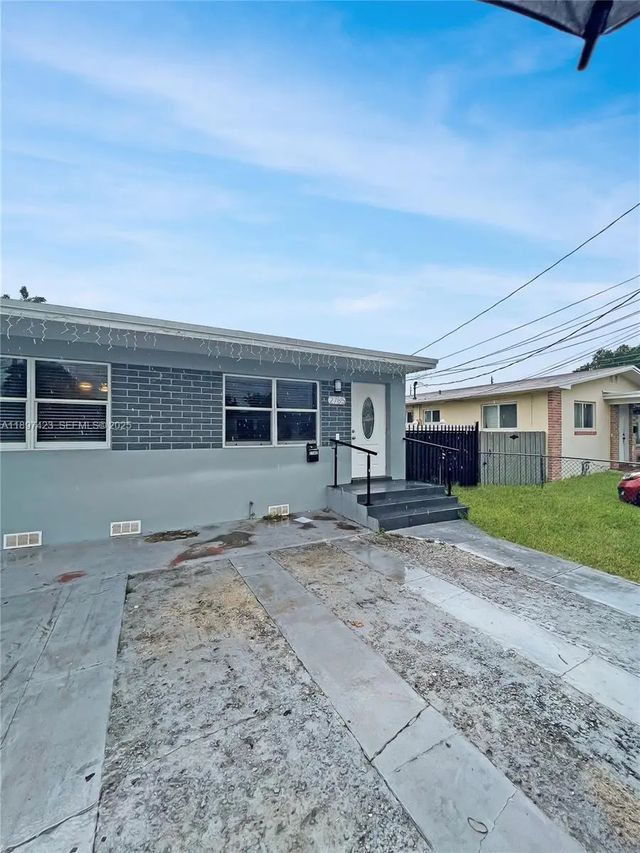 2783 Sw 2785 33rd Court, Miami