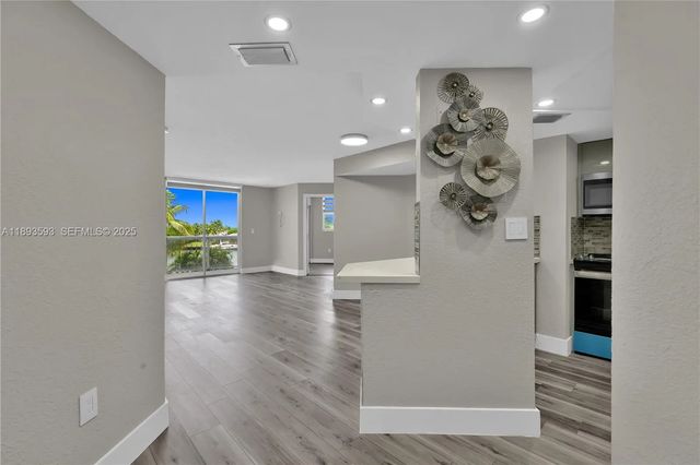 5880 Collins Avenue #403, Miami Beach