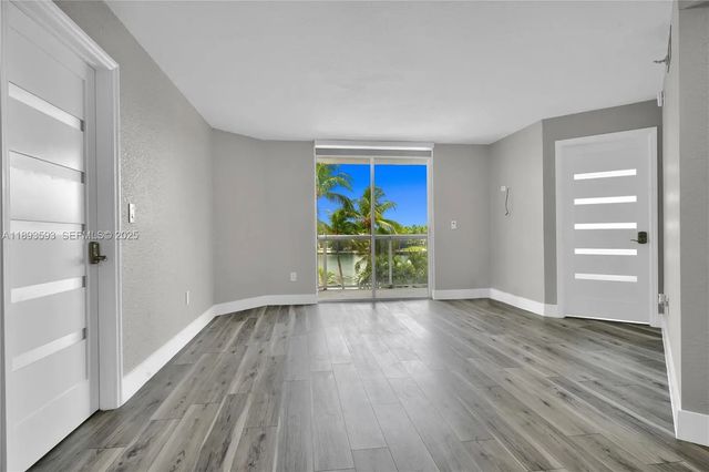 4 of 32 - 5880 Collins Avenue #403, Miami Beach, FL