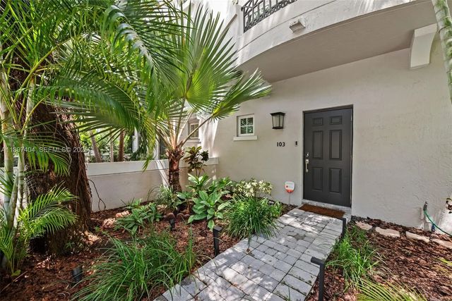 261 Navarre Avenue #a-3, Coral Gables