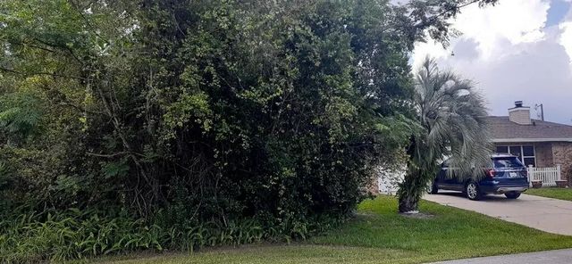 2 of 2 - 2046 Galahad Drive, Deltona, FL