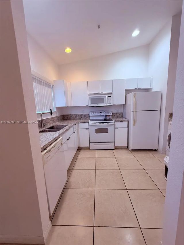 3820 Sw 48th Avenue #e-31, Pembroke Park
