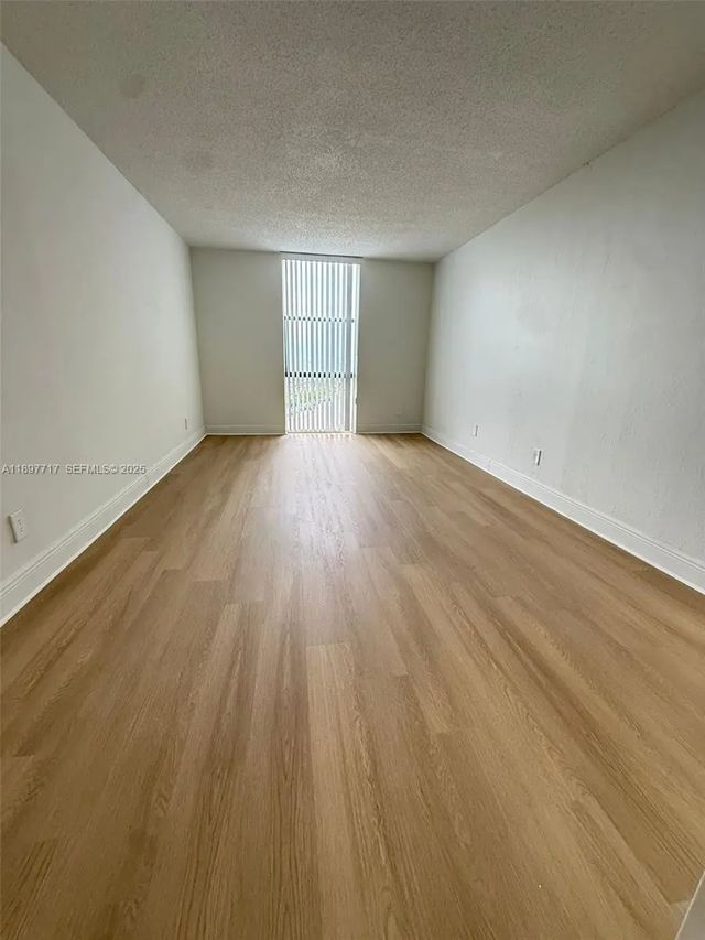 5 of 20 - 13499 Biscayne Boulevard #811, North Miami, FL