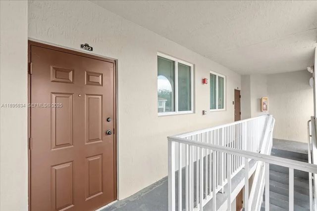 1677 Se 27th Court #202, Homestead