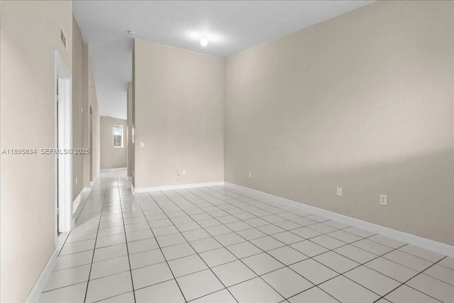 2 of 38 - 1677 Se 27th Court #202, Homestead, FL