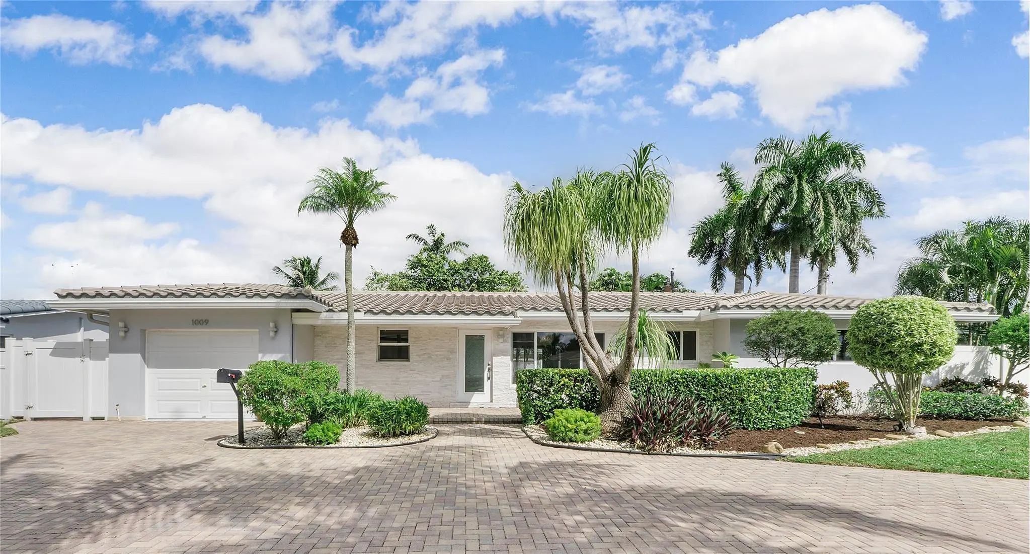 1009 Se 10th Court, Deerfield Beach
