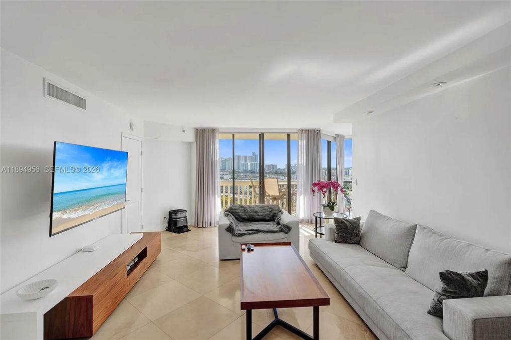 1000 E Island Boulevard #1403, Aventura