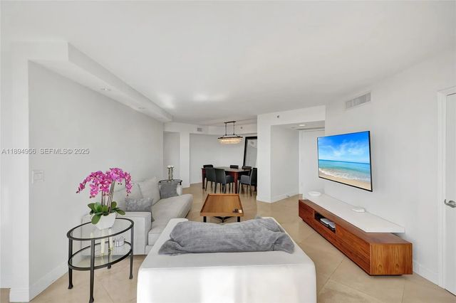 5 of 99 - 1000 E Island Boulevard #1403, Aventura, FL