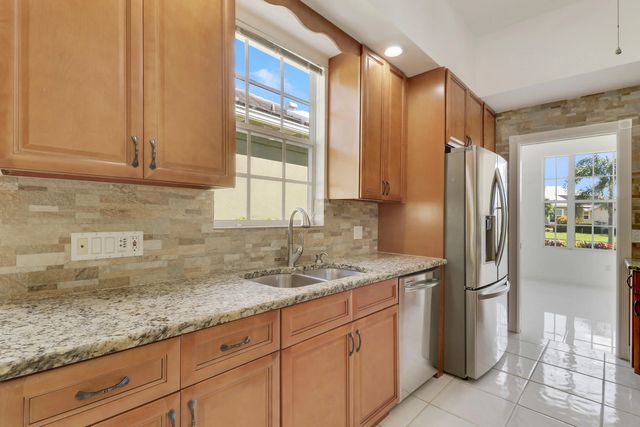 5 of 47 - 220 Nw Bentley Circle, Port St. Lucie, FL