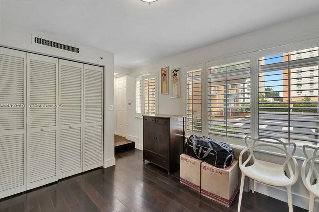 4 of 27 - 18409 Ne 27th Court #156, Aventura, FL