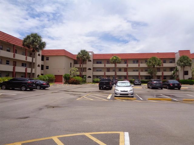 2831 E Sunrise Lakes Drive #209, Sunrise