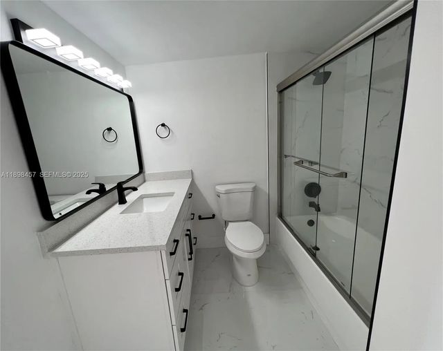 4 of 8 - 1000 West Avenue #808, Miami Beach, FL