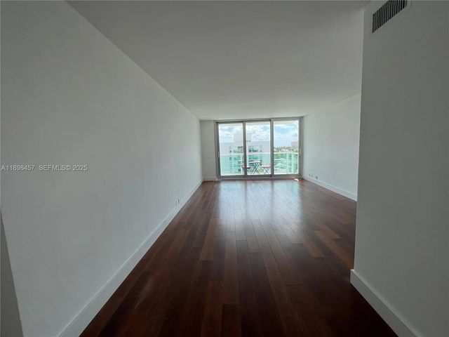 5 of 8 - 1000 West Avenue #808, Miami Beach, FL