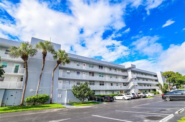 3 of 45 - 110 Royal Park Drive #2h, Oakland Park, FL