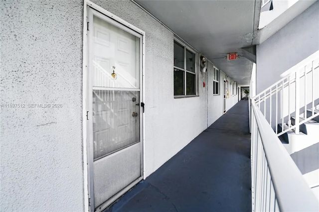 4 of 45 - 110 Royal Park Drive #2h, Oakland Park, FL