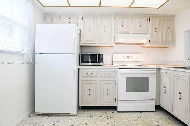 5 of 45 - 110 Royal Park Drive #2h, Oakland Park, FL