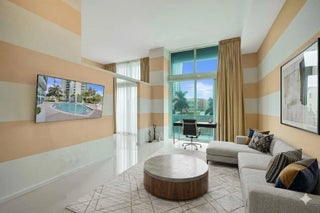 Photo of Listing #F10532375