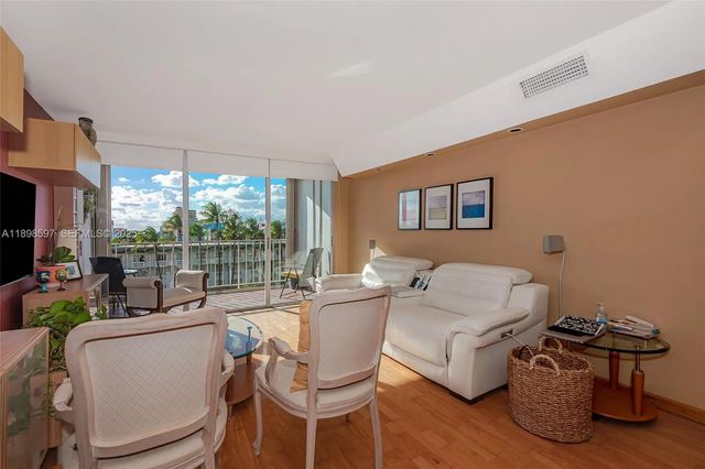 3 of 25 - 1865 79th St Causeway #5a, North Bay Village, FL