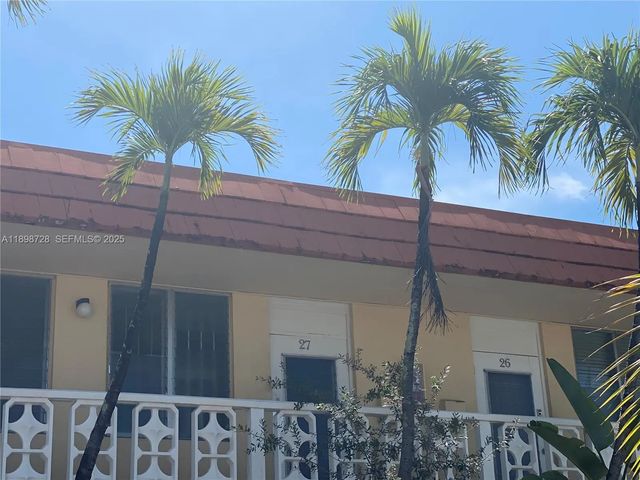 4 of 30 - 441 Collins Avenue #27, Miami Beach, FL