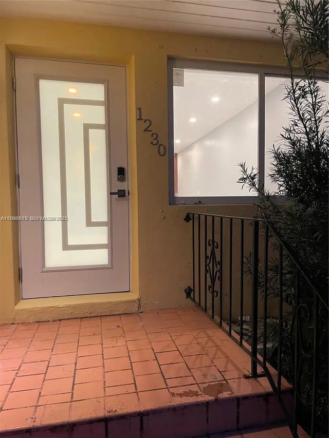 1230 Ne 148th Street, Miami
