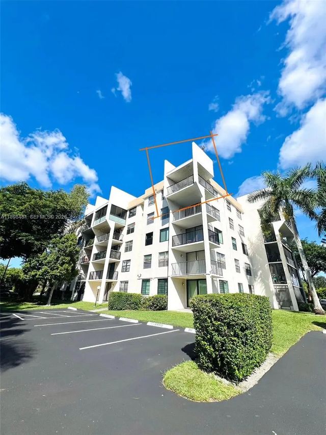 4 of 25 - 6190 Woodlands Boulevard #517, Tamarac, FL